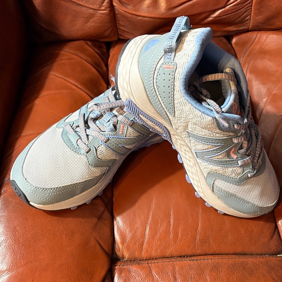 New Balance 410 V7 Running Shoes. New w/o box. Brand new. Size 8.5 - Picture 10 of 15